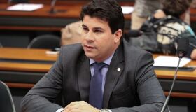 Carlos Veras propõe proteção a trabalhadores domésticos e pescadores 