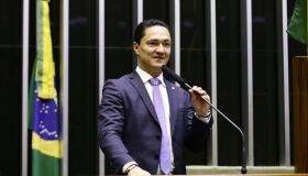 Projeto de André Ferreira que reduz conta de luz vai a votação