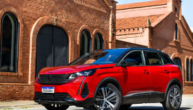 Aceleramos o novo Peugeot 3008, que ficou mais bonito e mais caro