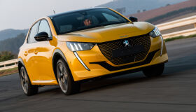 Novo Peugeot 208 passa por recall para substituição de peça; saiba os chassis