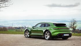 Porsche Taycan é o carro 100% elétrico mais vendido no 1º semestre