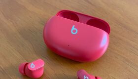 Review: Beats Studio Buds é escolha estilosa para o dia a dia