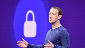 No Facebook, Zuckerberg rebate acusações e diz que empresa não prioriza lucro