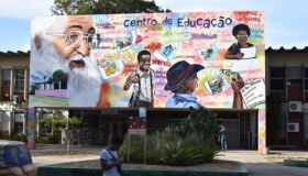 Fachada do Centro de Educação da UFPE ganha novo painel em homenagem a Paulo Freire