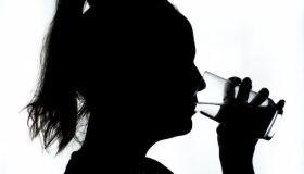 Saiba o que é xerostomia, também conhecida como hipossalivação, e entenda a importância da saliva