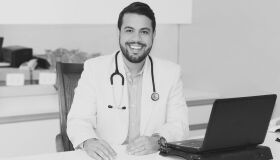 "Não deixem de vacinar seus filhos contra o COVID19", alerta pediatra pernambucano