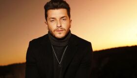 Klebber Toledo, que será Jesus na Paixão de Cristo, chega ao Recife