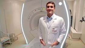 Vai fazer ressonância ou tomografia? Veja como vencer o medo de entrar no tubo de imagem