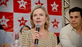 Gleisi Hoffmann chega ao Recife na quinta e participa da abertura do Carnaval da cidade