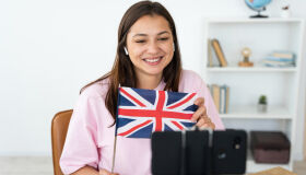 Escolas de inglês se ajustam à rotina atual das famílias