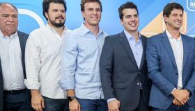 João Campos conversa com Mendonça Filho e espera sua decisão