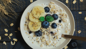 Aveia: grão utilizado para controle do peso, do colesterol e ajuda o intestino a funcionar melhor