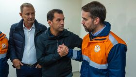 Unindo forças para superar obstáculos através do poder da rede de voluntariados