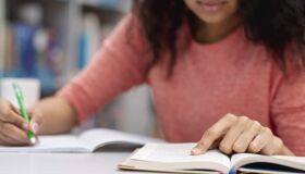 Como fazer resumos de estudos para concursos: dicas de especialistas para potencializar a revisão