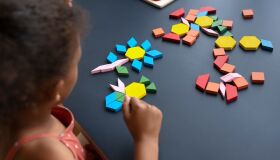 Férias: e-book gratuito reúne atividades educativas para crianças atípicas