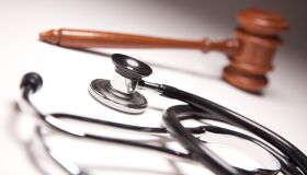 A autonomia médica e a judicialização da saúde