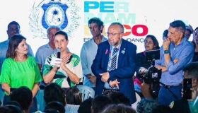 De rival ferrenha, Priscila Krause passa a elogiar deputado petista