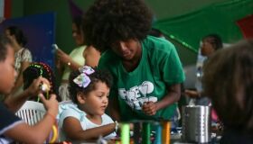 Crianças da ONG Creche do Pilar recebem atendimento do Odontomóvel da SulAmérica