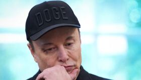 Musk entra em conflito com Altman após acusar Apple de favorecer a OpenAI