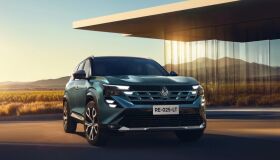 Renault Boreal estreia no Brasil com motor turbo e preços a partir de R$ 179,9 mil