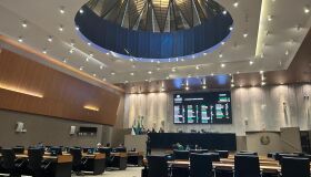 Alepe retoma trabalhos e sinaliza aumento da tensão com o Executivo