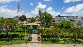 Shopping em Jaboatão promove "Outubro Rosa Pet" com serviços gratuitos e feira de adoção