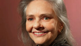 Morre, aos 75 anos, a cantora Angela Ro Ro, no Rio de Janeiro