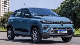 Renault Kwid E-Tech 2026 estreia renovado e no posto do elétrico mais barato do Brasil por R$ 99.990