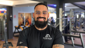 Homens também devem treinar glúteos: descubra por que fortalecer essa região vai muito além da estética