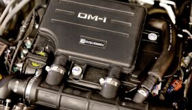 BYD lança primeira tecnologia híbrida plug-in flex do mundo em fábrica na Bahia