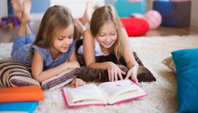 Menos telas, mais páginas: o papel da literatura na infância em tempos digitais