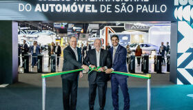 Lula destaca força da indústria no Salão do Automóvel e projeta Brasil como exportador de carros