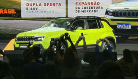 Jeep apresenta Avenger nacional no segundo dia de prévias do Salão 2025