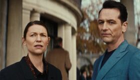 Claire Danes e Matthew Rhys elevam “O Monstro em Mim” acima do thriller comum