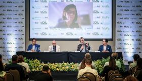 Lula em Pernambuco: presidente anuncia retomada em investimento na refinaria e em barragem