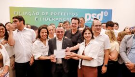 Raquel Lyra filia aliados ao PSD para minar a base do adversário João Campos