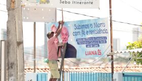 A disputa eleitoral sobe o Morro da Conceição, na Zona Norte do Recife, durante a 121ª festa