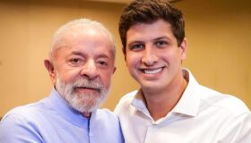 João Campos demarca território e acompanha o presidente Lula nas duas agendas em Pernambuco