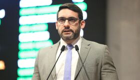 Romero Albuquerque propõe que animais e tutores possam circular livremente em locais públicos