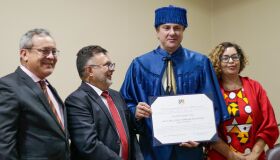 Camilo Santana recebe título de Doutor Honoris Causa da Unicap nesta sexta (19)