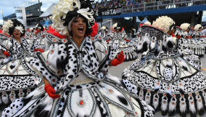 Com passaporte da vacina, Escolas de Samba de São Paulo voltam a ensaiar de olho na folia em 2022