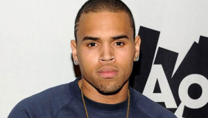 Mulher processa rapper Chris Brown por estupro