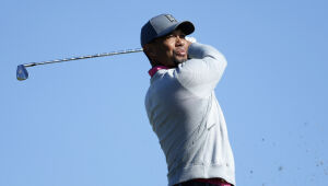 Tratamento de Tiger Woods é bem-sucedido e golfista 'se recupera'