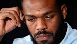 Jon Jones é detido acusado de violência doméstica, diz site