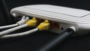 Qual é o melhor lugar para colocar o roteador do wi-fi na casa?