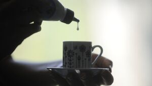 Estudo aponta ligação entre consumo de adoçantes na gravidez e obesidade na criança