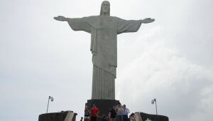 Cristo Redentor passa por desinfecção antes de reabertura