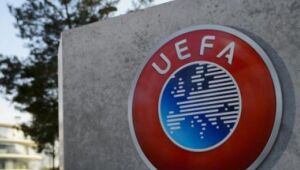 Doze grandes clubes europeus lançam 'Superliga' independente da Uefa