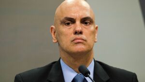 Dino diz que Alexandre Moraes pediu legalmente relatórios ao TSE