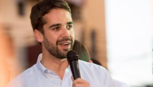 Não há ministro da Saúde que consiga trabalhar com sabotagem de Bolsonaro, diz governador do RS